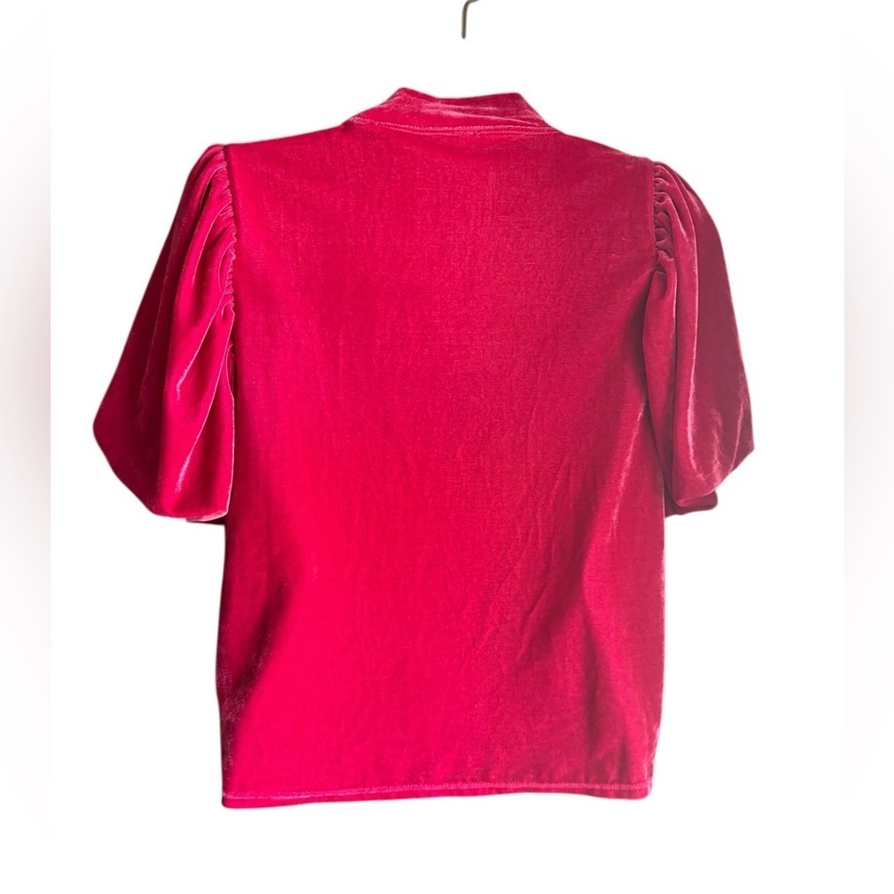 Free People Hot Pink Velvet
Puff Sleeve Mock Neck Tee Women's
Small preloved - Picture 11 of 11